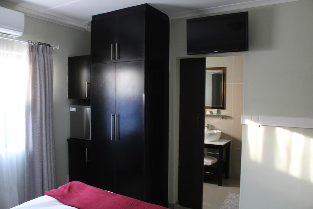 A-Z Boutique Guesthouse Βίντχουκ Εξωτερικό φωτογραφία